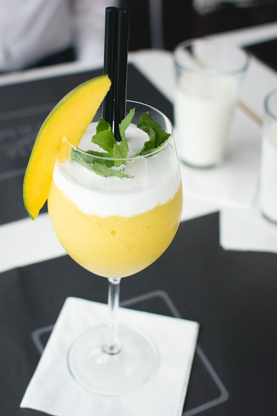 cocktail-drink-mango-restaurant